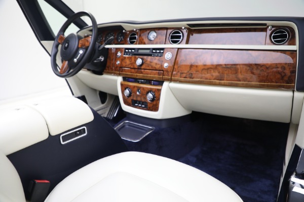 Used 2011 Rolls-Royce Phantom Drophead Coupe for sale $209,900 at Bugatti of Greenwich in Greenwich CT 06830 24