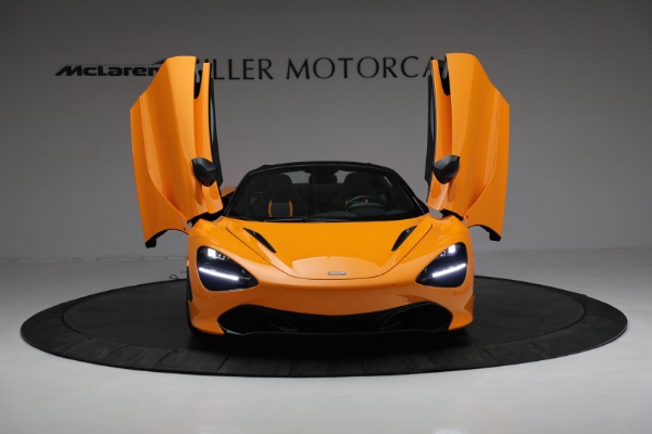 New 2022 McLaren 720S Spider Performance for sale $377,370 at Bugatti of Greenwich in Greenwich CT 06830 12