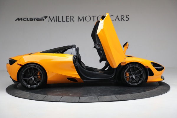 New 2022 McLaren 720S Spider Performance for sale $377,370 at Bugatti of Greenwich in Greenwich CT 06830 18