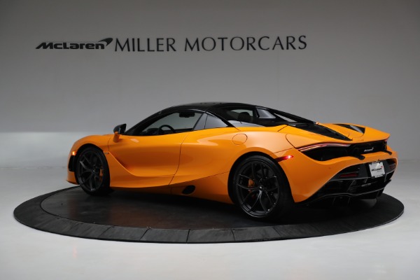 New 2022 McLaren 720S Spider Performance for sale $377,370 at Bugatti of Greenwich in Greenwich CT 06830 23