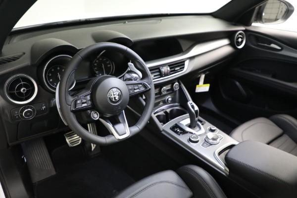 New 2022 Alfa Romeo Stelvio Veloce for sale Sold at Bugatti of Greenwich in Greenwich CT 06830 17