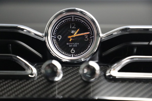 Used 2021 Bentley Bentayga V8 First Edition for sale $219,900 at Bugatti of Greenwich in Greenwich CT 06830 24