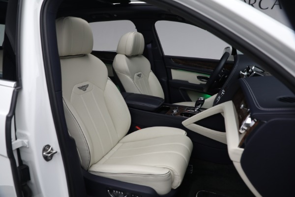 Used 2021 Bentley Bentayga Hybrid Hybrid for sale $189,900 at Bugatti of Greenwich in Greenwich CT 06830 26