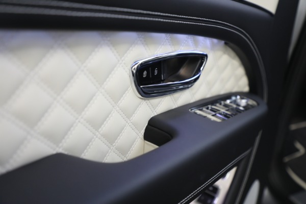 New 2023 Bentley Bentayga V8 Azure for sale $263,320 at Bugatti of Greenwich in Greenwich CT 06830 27