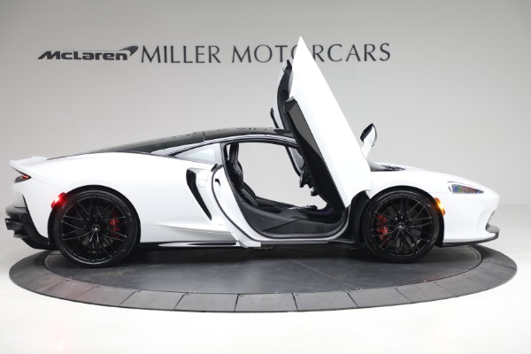 New 2023 McLaren GT Luxe for sale $222,890 at Bugatti of Greenwich in Greenwich CT 06830 22