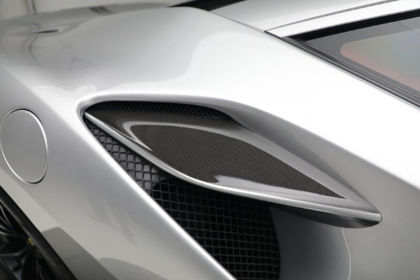 Used 2021 Ferrari F8 Tributo for sale $399,900 at Bugatti of Greenwich in Greenwich CT 06830 20