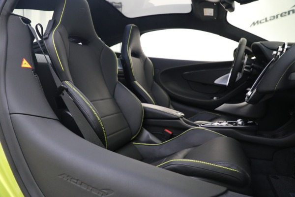 New 2023 McLaren GT Luxe for sale $234,030 at Bugatti of Greenwich in Greenwich CT 06830 28