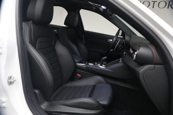 Used 2023 Alfa Romeo Giulia Estrema for sale $32,900 at Bugatti of Greenwich in Greenwich CT 06830 15