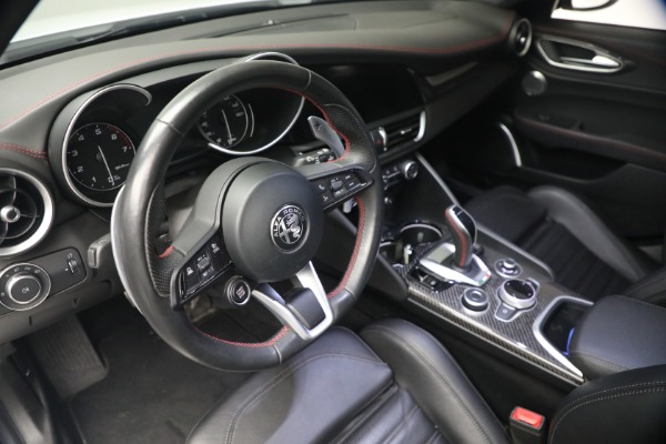 Used 2023 Alfa Romeo Giulia Estrema for sale $32,900 at Bugatti of Greenwich in Greenwich CT 06830 21