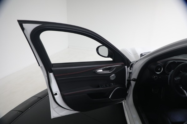 Used 2023 Alfa Romeo Giulia Estrema for sale $32,900 at Bugatti of Greenwich in Greenwich CT 06830 23
