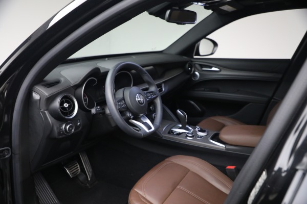 Used 2023 Alfa Romeo Stelvio Ti for sale $32,900 at Bugatti of Greenwich in Greenwich CT 06830 17