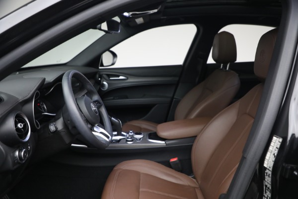 Used 2023 Alfa Romeo Stelvio Ti for sale $32,900 at Bugatti of Greenwich in Greenwich CT 06830 18