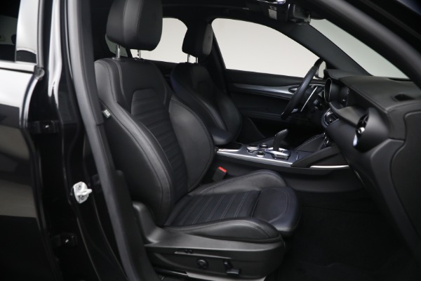 Used 2023 Alfa Romeo Stelvio Ti for sale $32,900 at Bugatti of Greenwich in Greenwich CT 06830 20