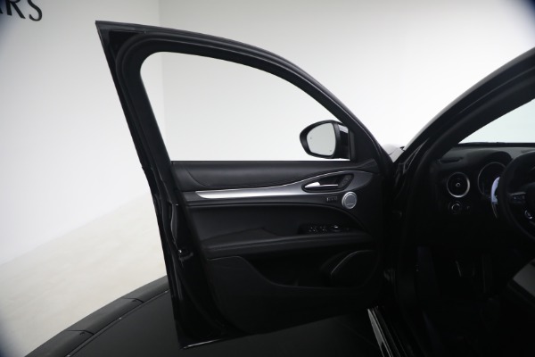 Used 2023 Alfa Romeo Stelvio Ti for sale $32,900 at Bugatti of Greenwich in Greenwich CT 06830 27