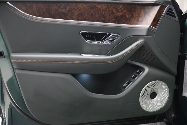 Used 2022 Bentley Flying Spur Hybrid for sale $214,900 at Bugatti of Greenwich in Greenwich CT 06830 18