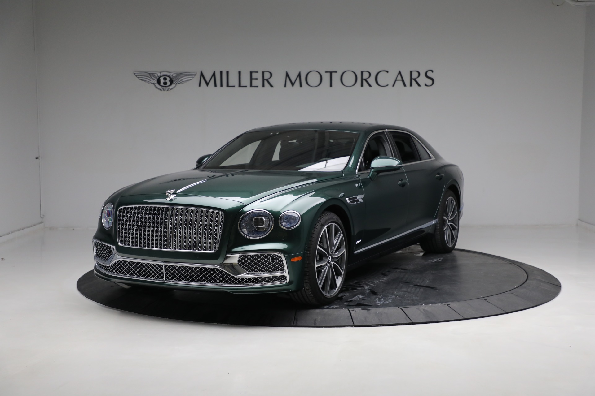 Used 2022 Bentley Flying Spur Hybrid for sale $214,900 at Bugatti of Greenwich in Greenwich CT 06830 1