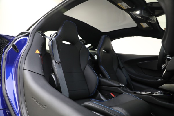 New 2023 McLaren GT Luxe for sale $220,890 at Bugatti of Greenwich in Greenwich CT 06830 23