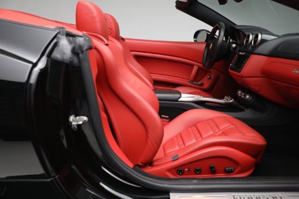 Used 2013 Ferrari California 30 for sale Sold at Bugatti of Greenwich in Greenwich CT 06830 23