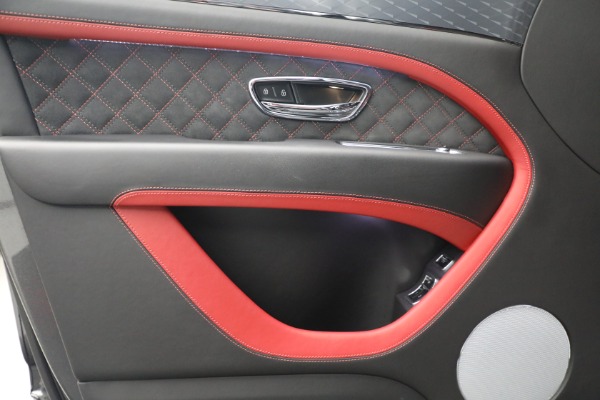 Used 2021 Bentley Bentayga Speed for sale $189,900 at Bugatti of Greenwich in Greenwich CT 06830 17