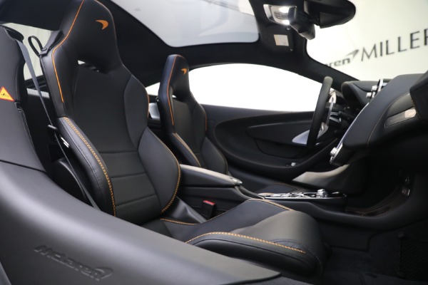 New 2023 McLaren GT Luxe for sale $244,330 at Bugatti of Greenwich in Greenwich CT 06830 28