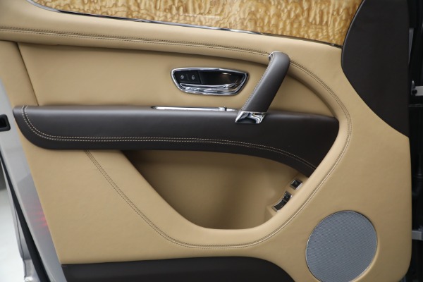 Used 2020 Bentley Bentayga V8 for sale Call for price at Bugatti of Greenwich in Greenwich CT 06830 14