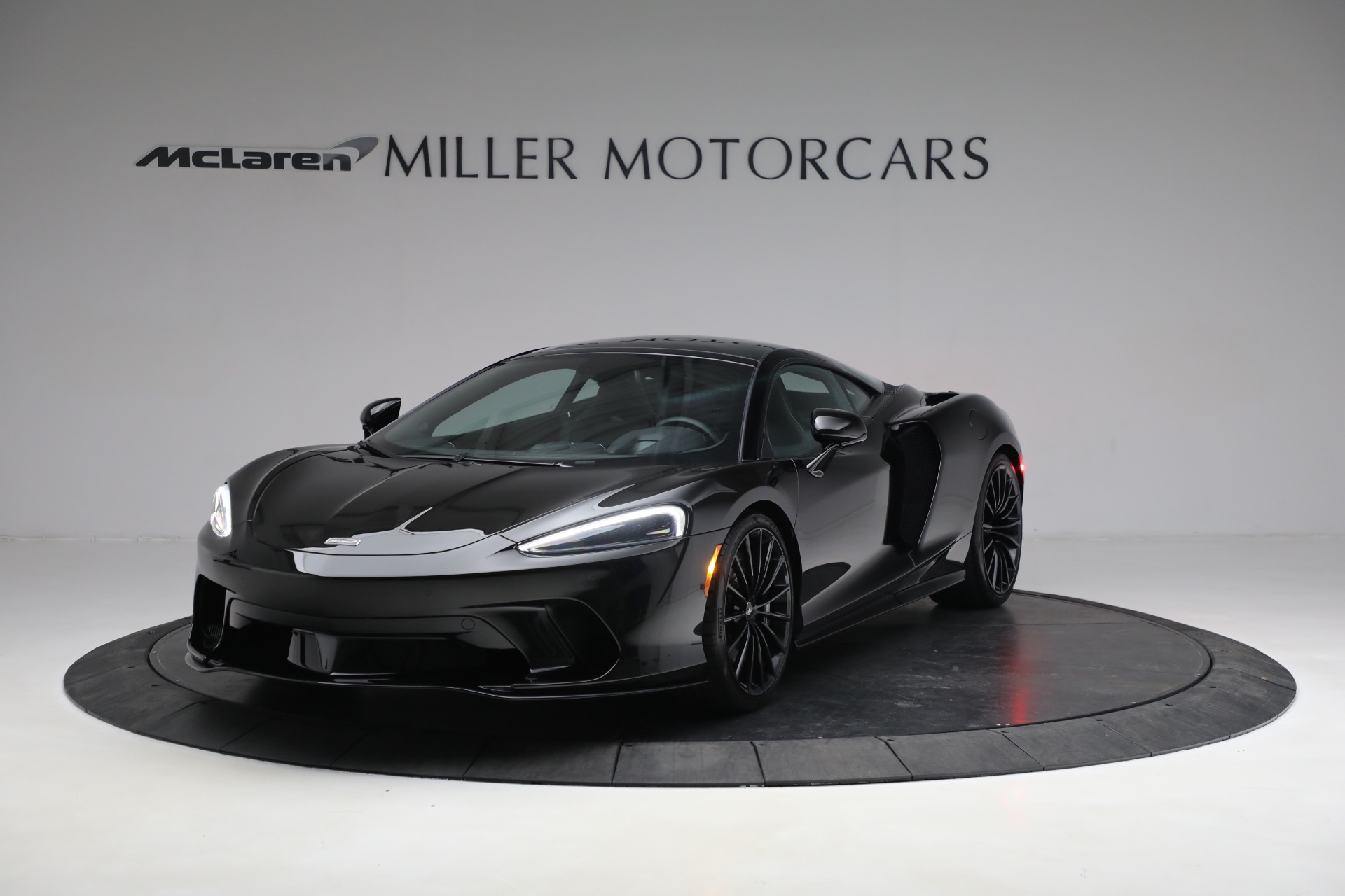 Used 2021 McLaren GT Luxe for sale $195,900 at Bugatti of Greenwich in Greenwich CT 06830 1