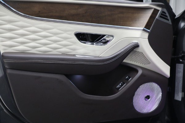 Used 2022 Bentley Flying Spur W12 for sale $249,900 at Bugatti of Greenwich in Greenwich CT 06830 18