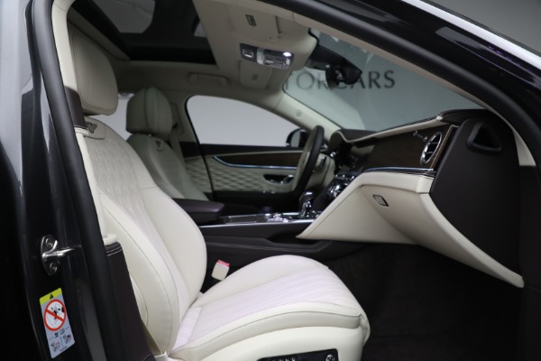 Used 2022 Bentley Flying Spur W12 for sale $249,900 at Bugatti of Greenwich in Greenwich CT 06830 28