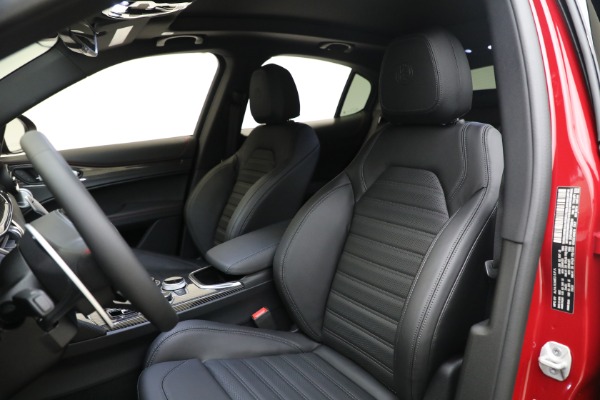 New 2023 Alfa Romeo Stelvio Estrema for sale $63,465 at Bugatti of Greenwich in Greenwich CT 06830 15
