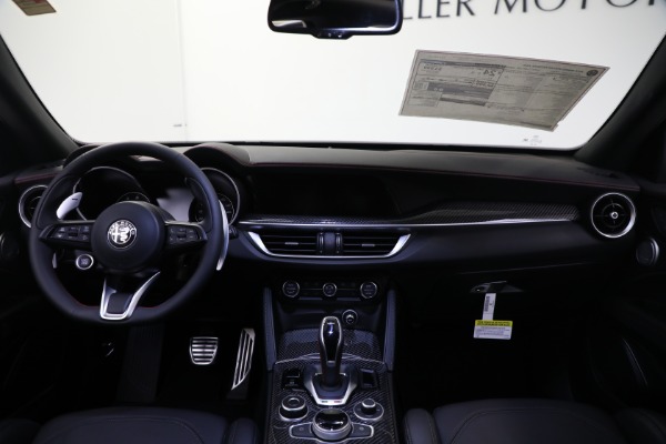New 2023 Alfa Romeo Stelvio Estrema for sale $63,465 at Bugatti of Greenwich in Greenwich CT 06830 19