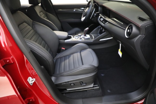 New 2023 Alfa Romeo Stelvio Estrema for sale $63,465 at Bugatti of Greenwich in Greenwich CT 06830 24