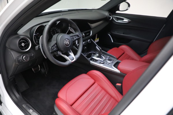 New 2023 Alfa Romeo Giulia Veloce for sale Sold at Bugatti of Greenwich in Greenwich CT 06830 15