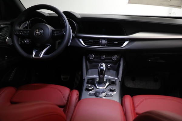 New 2023 Alfa Romeo Stelvio Veloce for sale $62,350 at Bugatti of Greenwich in Greenwich CT 06830 22