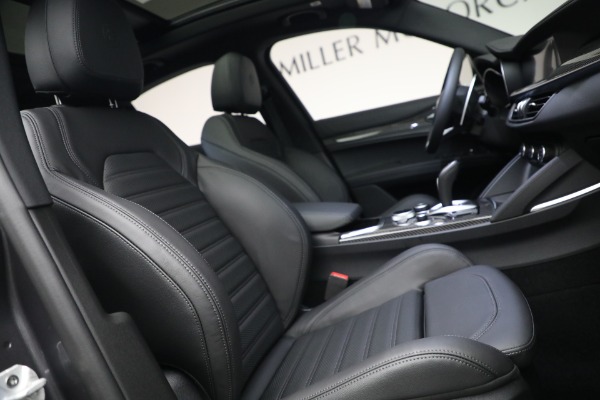 New 2023 Alfa Romeo Stelvio Quadrifoglio for sale $91,670 at Bugatti of Greenwich in Greenwich CT 06830 20