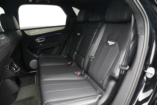 New 2023 Bentley Bentayga V8 for sale $238,470 at Bugatti of Greenwich in Greenwich CT 06830 24