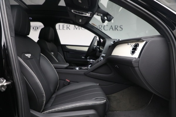 New 2023 Bentley Bentayga V8 for sale $238,470 at Bugatti of Greenwich in Greenwich CT 06830 27
