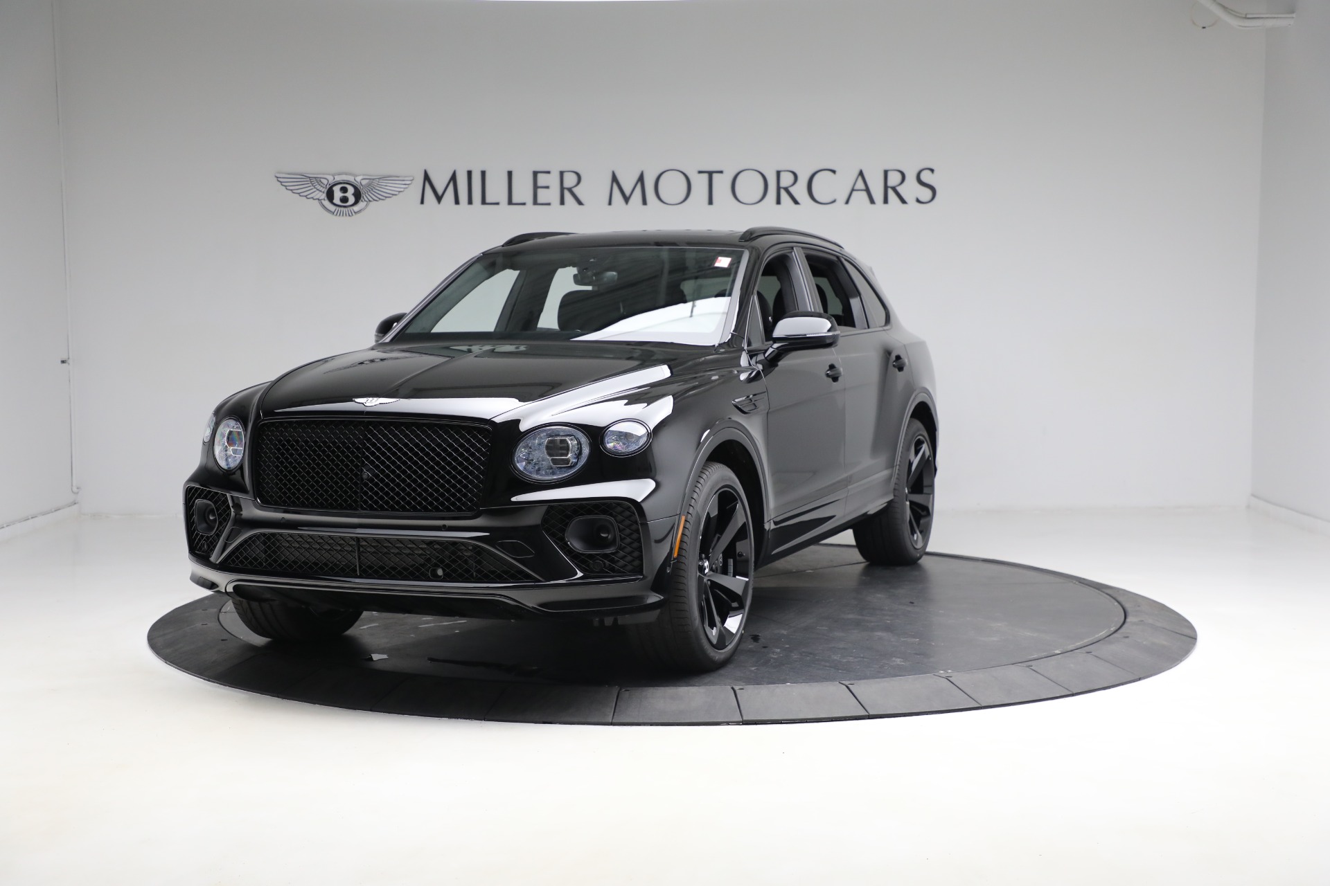 New 2023 Bentley Bentayga V8 for sale $238,470 at Bugatti of Greenwich in Greenwich CT 06830 1