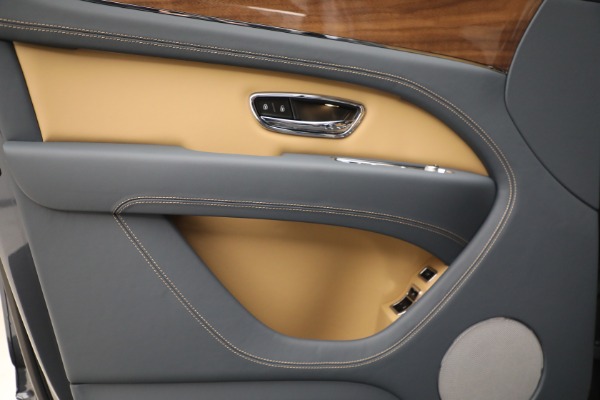New 2023 Bentley Bentayga V8 for sale $230,170 at Bugatti of Greenwich in Greenwich CT 06830 16