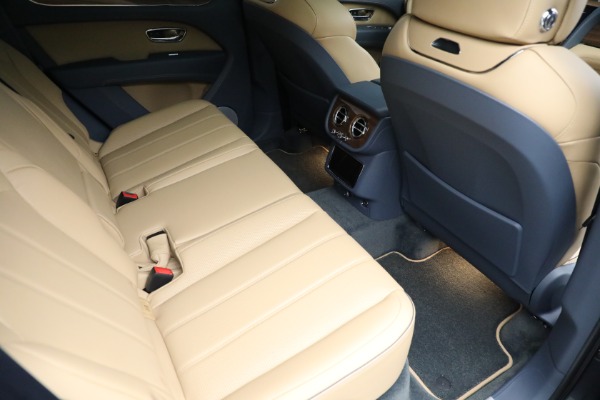 New 2023 Bentley Bentayga V8 for sale $230,170 at Bugatti of Greenwich in Greenwich CT 06830 28
