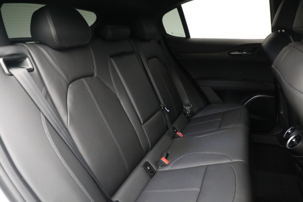 New 2023 Alfa Romeo Stelvio Sprint for sale $51,665 at Bugatti of Greenwich in Greenwich CT 06830 20