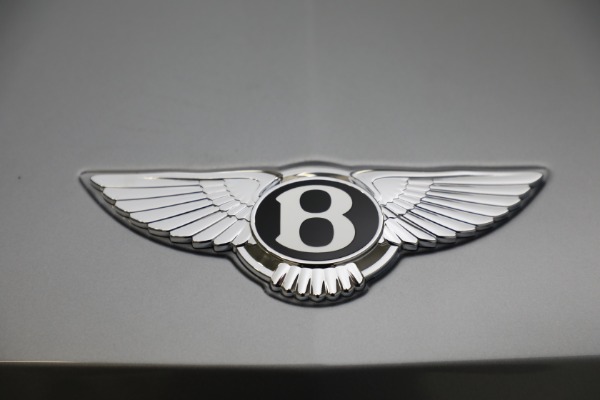 New 2023 Bentley Bentayga EWB Azure V8 for sale $274,655 at Bugatti of Greenwich in Greenwich CT 06830 16