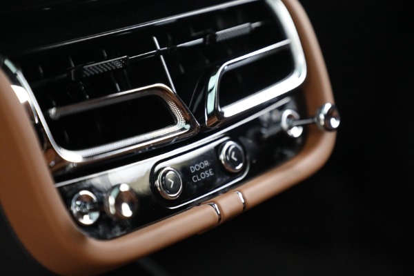 New 2023 Bentley Bentayga EWB Azure V8 for sale $274,655 at Bugatti of Greenwich in Greenwich CT 06830 25