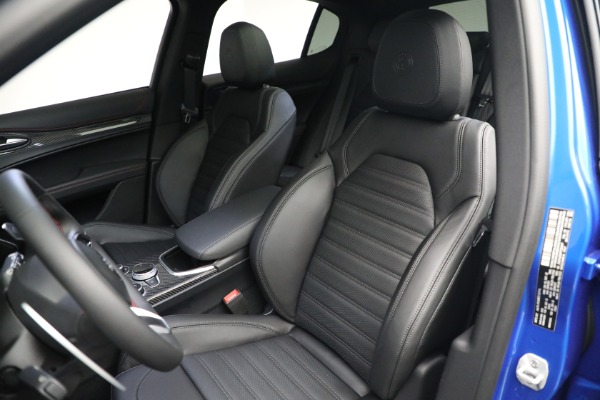 New 2023 Alfa Romeo Stelvio Estrema for sale $63,625 at Bugatti of Greenwich in Greenwich CT 06830 15