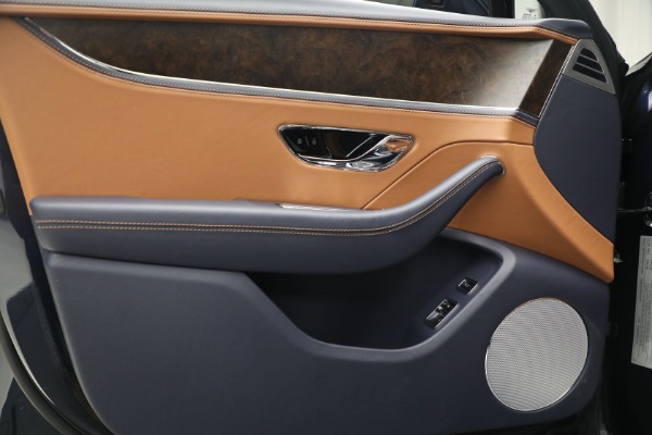 New 2023 Bentley Flying Spur V8 for sale $239,555 at Bugatti of Greenwich in Greenwich CT 06830 18
