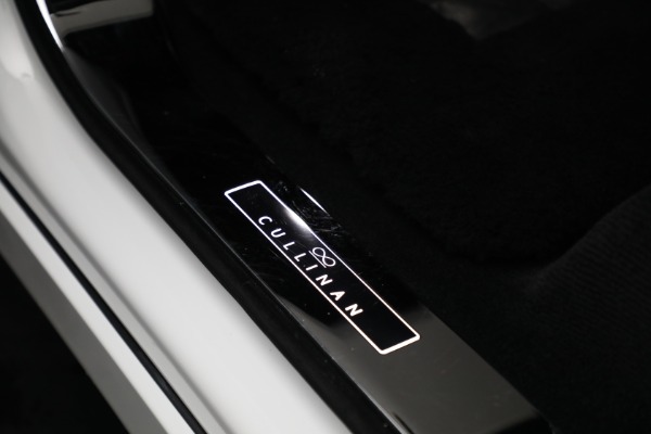 Used 2022 Rolls-Royce Black Badge Cullinan for sale $399,900 at Bugatti of Greenwich in Greenwich CT 06830 19