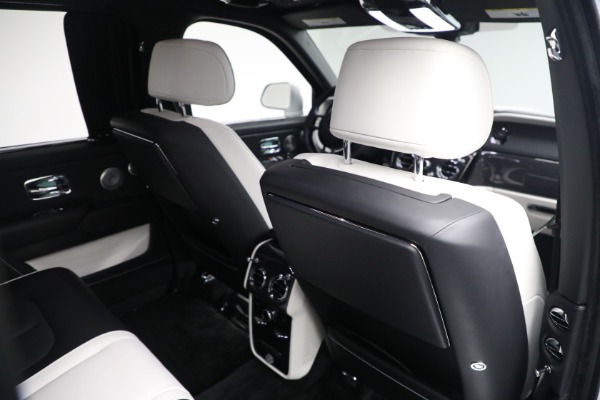 Used 2022 Rolls-Royce Black Badge Cullinan for sale $399,900 at Bugatti of Greenwich in Greenwich CT 06830 25