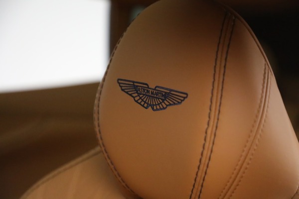 Used 2022 Aston Martin DBX for sale $169,900 at Bugatti of Greenwich in Greenwich CT 06830 16
