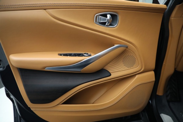 Used 2022 Aston Martin DBX for sale $169,900 at Bugatti of Greenwich in Greenwich CT 06830 18