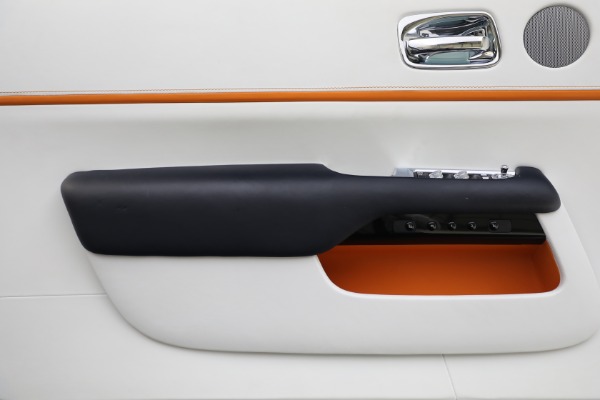 Used 2019 Rolls-Royce Dawn for sale $329,900 at Bugatti of Greenwich in Greenwich CT 06830 28