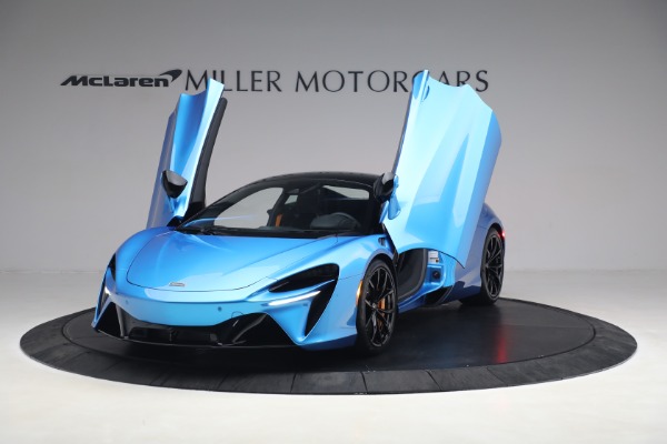 New 2023 McLaren Artura TechLux for sale $287,475 at Bugatti of Greenwich in Greenwich CT 06830 14